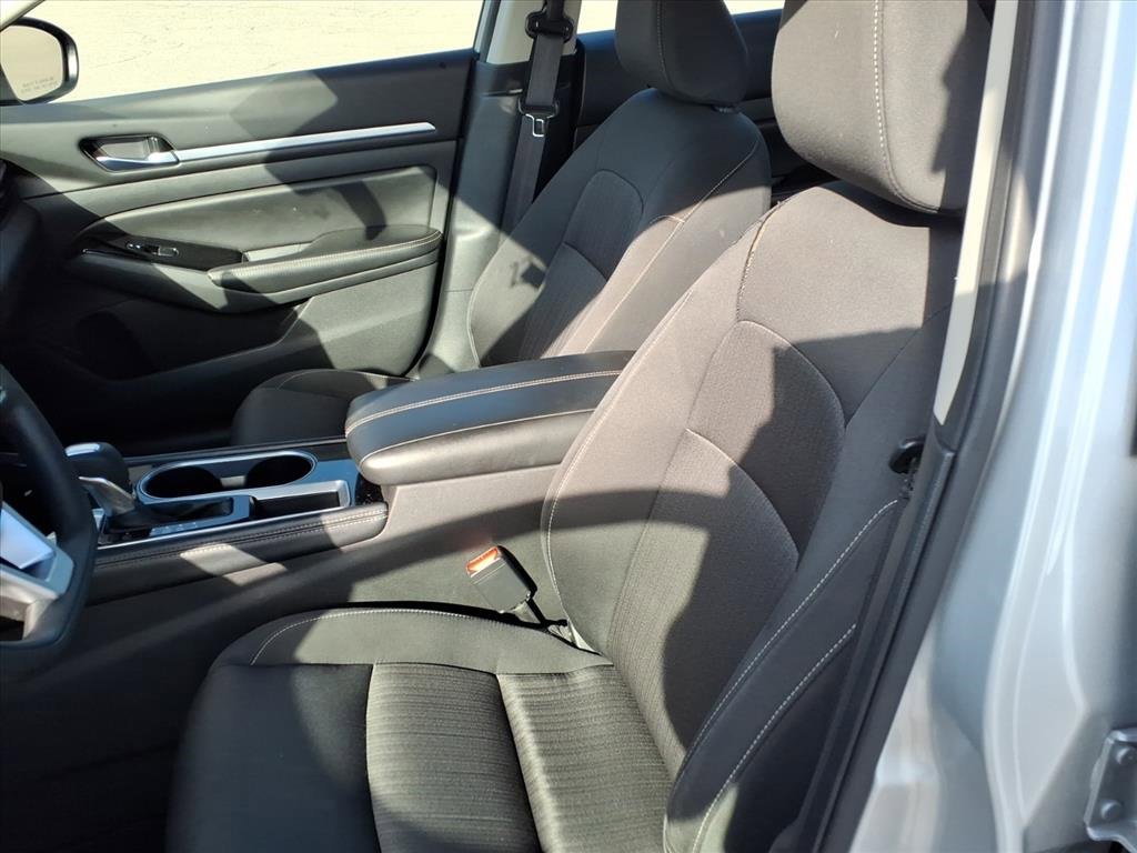 2023 Nissan Altima 2.5 SV photo 13