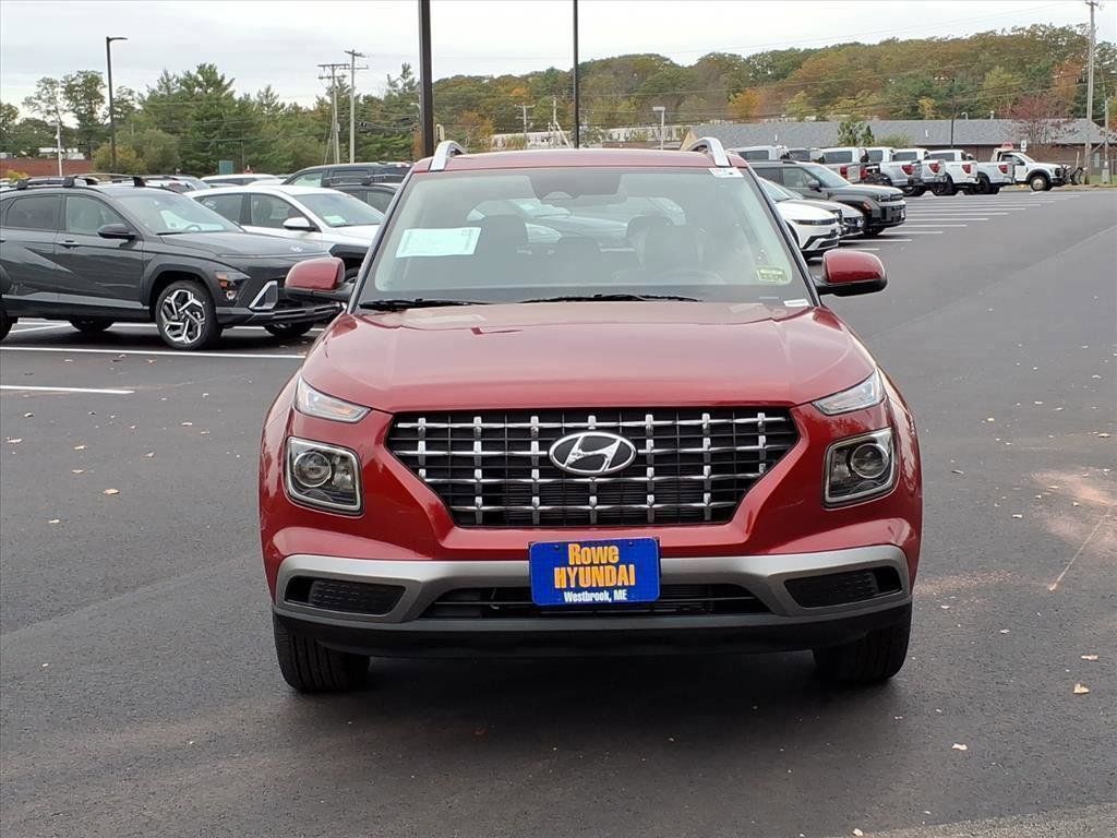 2026 Hyundai Venue SEL photo 2