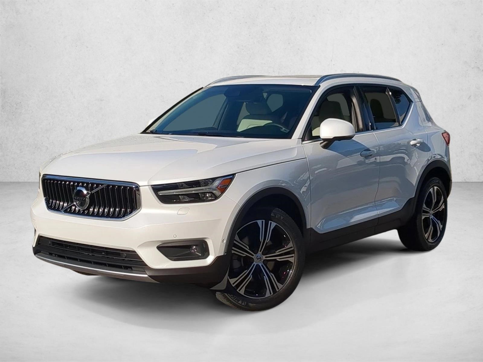 2022 Volvo XC40 Inscription's photo