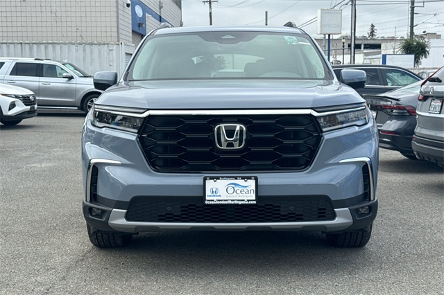 2025 Honda Pilot Touring photo 2