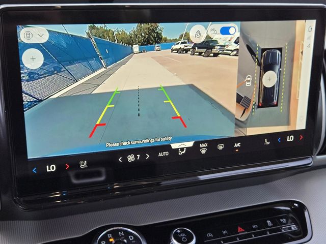 2025 Ford Expedition photo 20