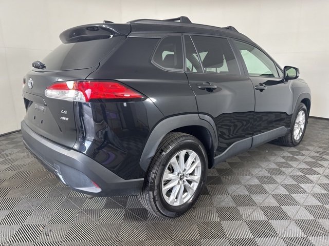 2024 Toyota Corolla Cross LE photo 3