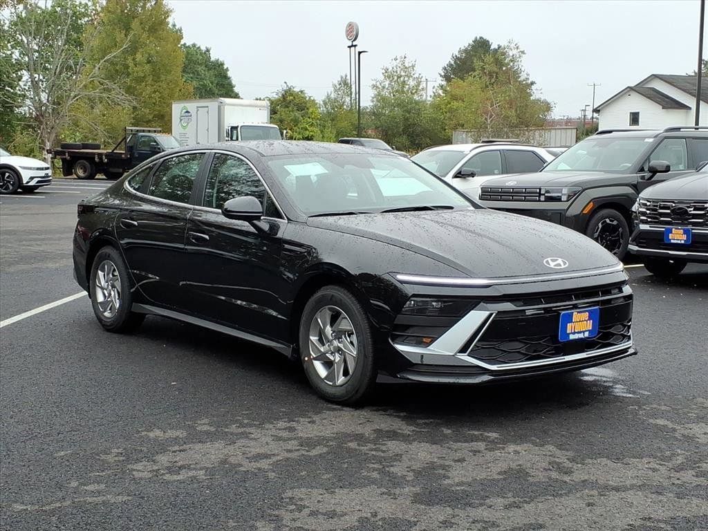 2026 Hyundai Sonata SE photo 3