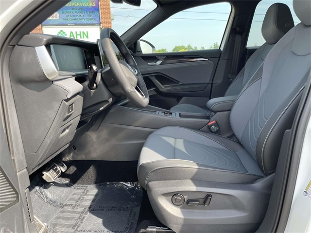 2025 Volkswagen Tiguan SE R-Line Black photo 12
