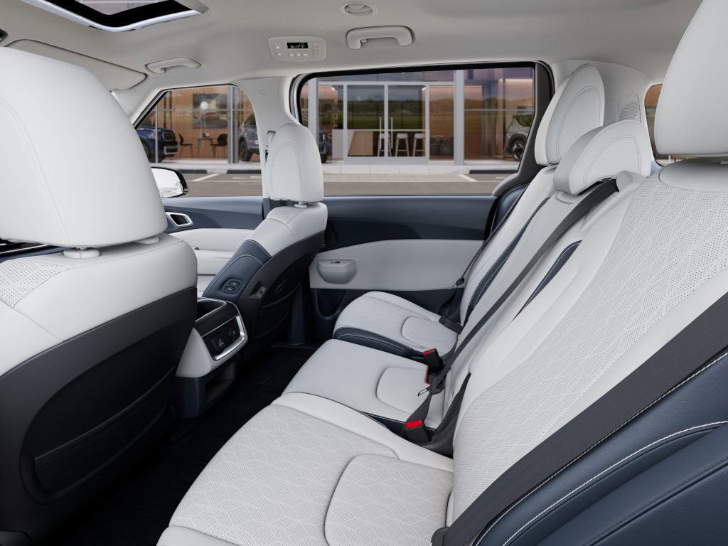 2026 Kia Carnival SX photo 18