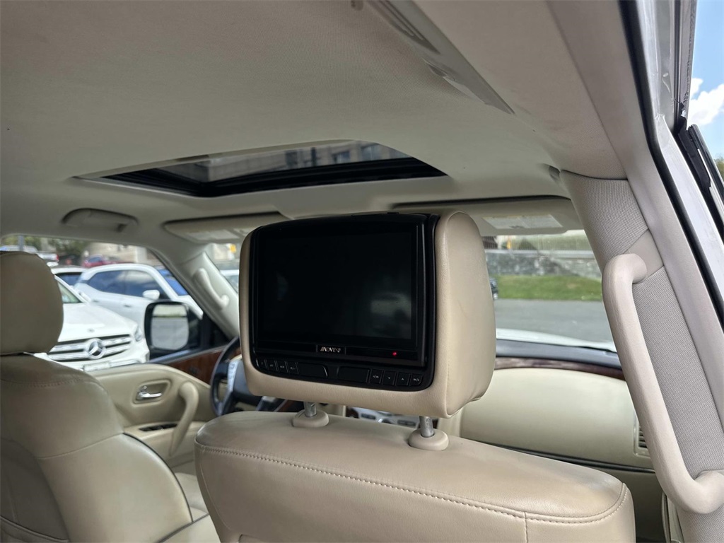 2018 Infiniti QX80 Base photo 16