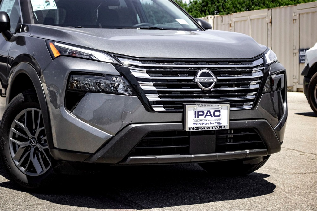 2025 Nissan Rogue S photo 2