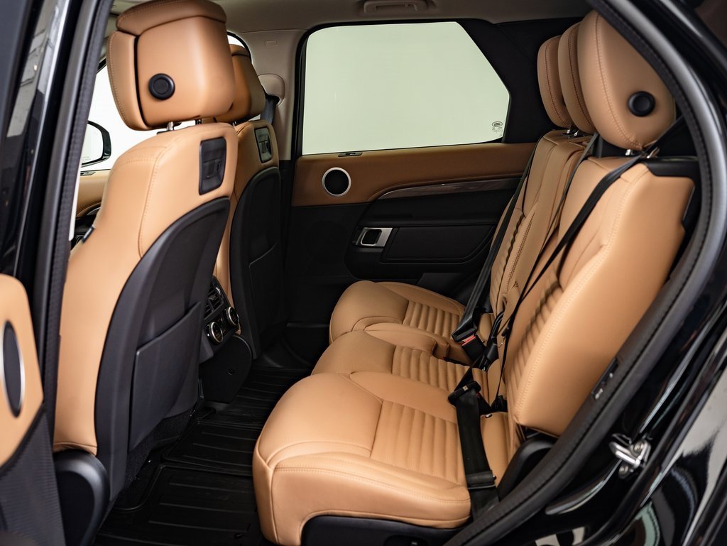 2025 Land Rover Discovery Metropolitan Edition photo 26