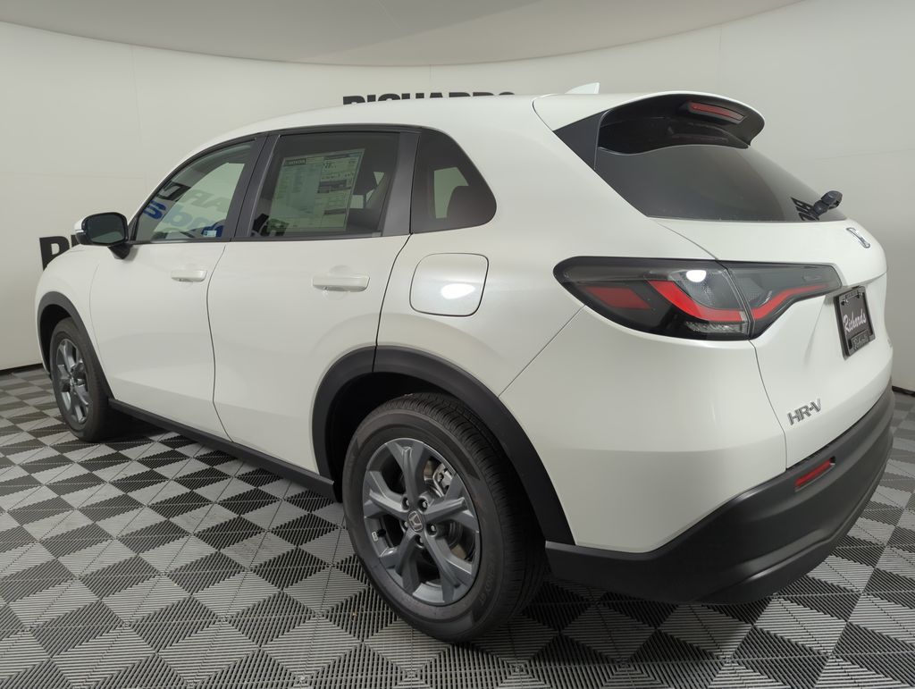 2026 Honda HR-V LX photo 2