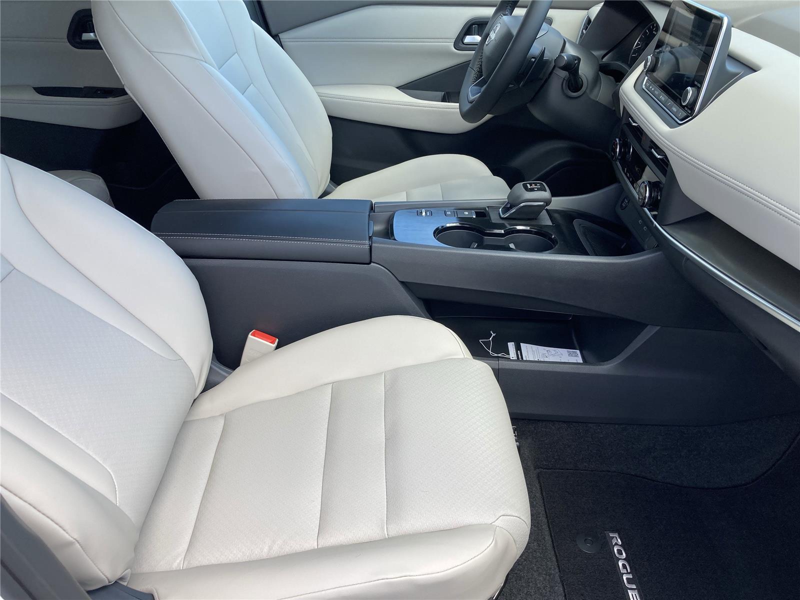 2026 Nissan Rogue SV photo 28