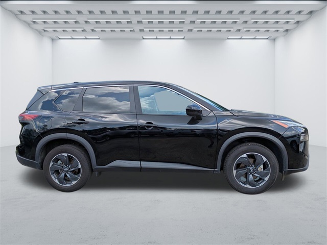 2024 Nissan Rogue SV photo 2