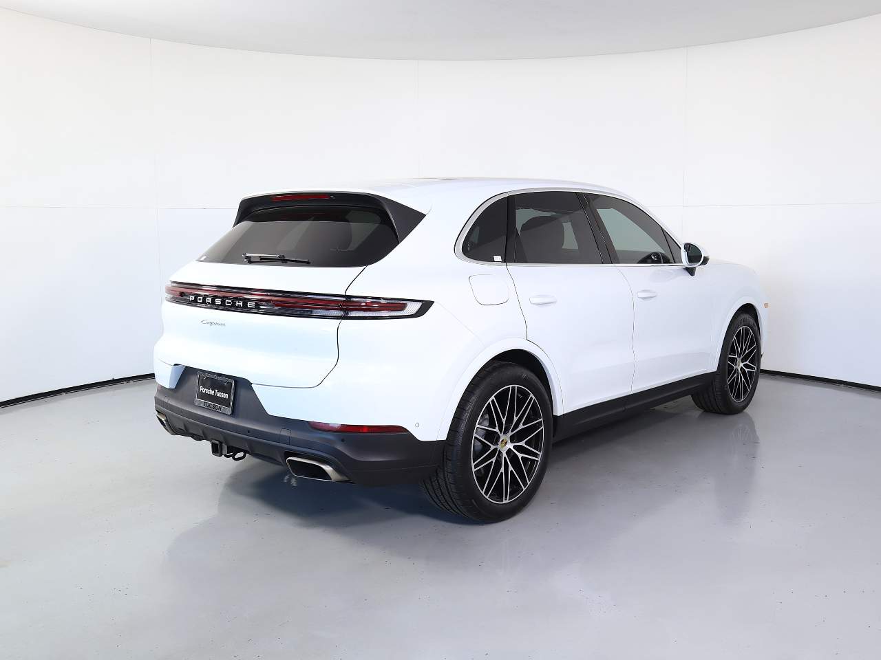 2024 Porsche Cayenne photo 7