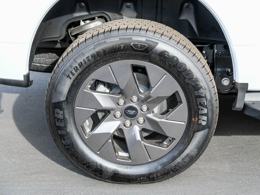 2024 Ford F-150 Lightning photo 9