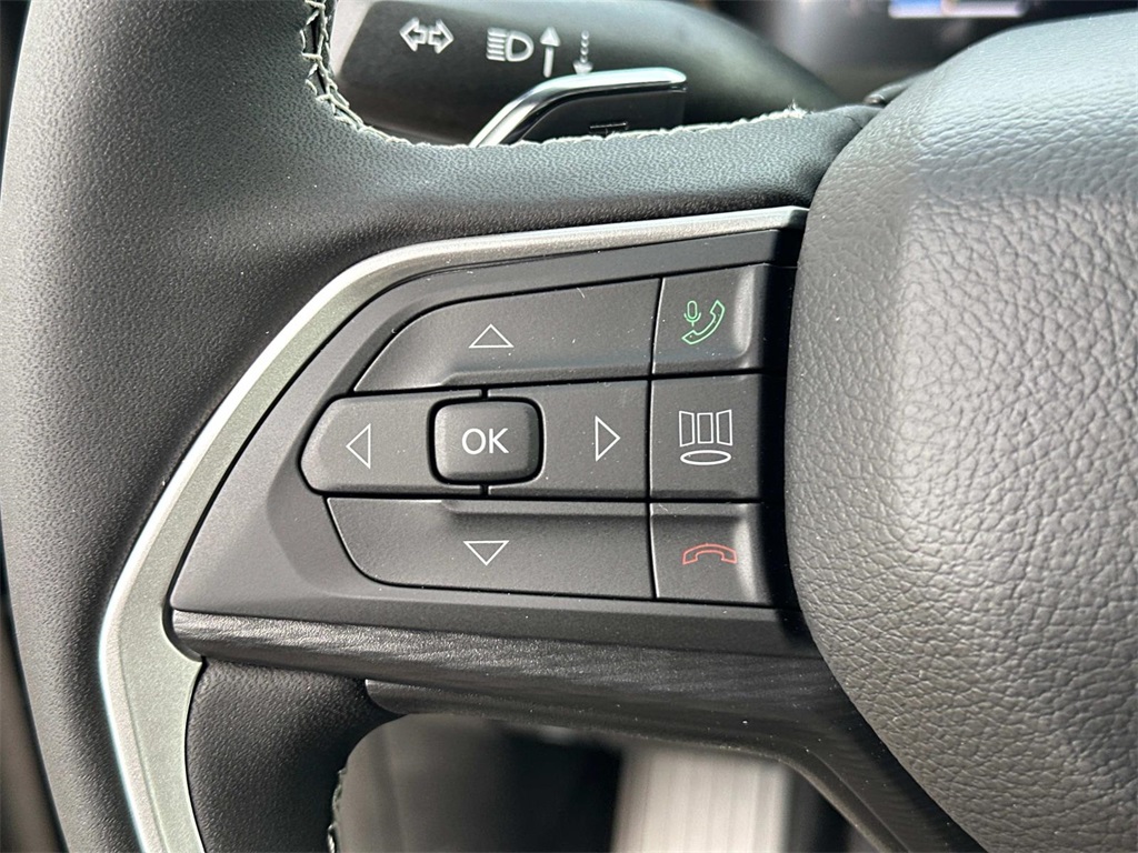 2025 Jeep Grand Cherokee Laredo photo 7