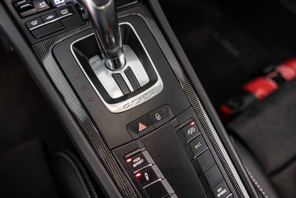 2016 PORSCHE 911 - Image 31