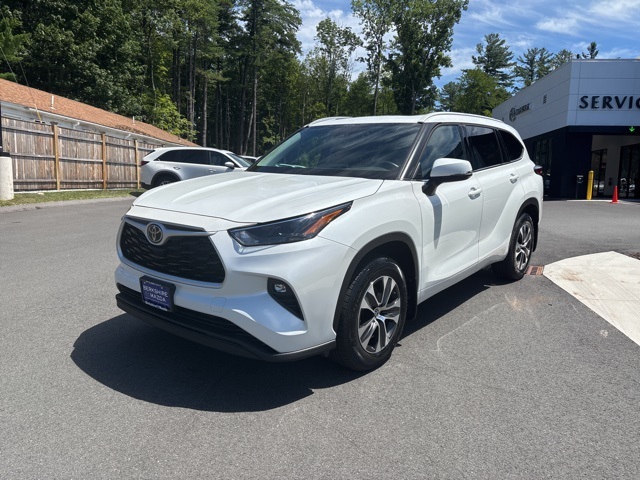 2022 Toyota Highlander XLE photo 3