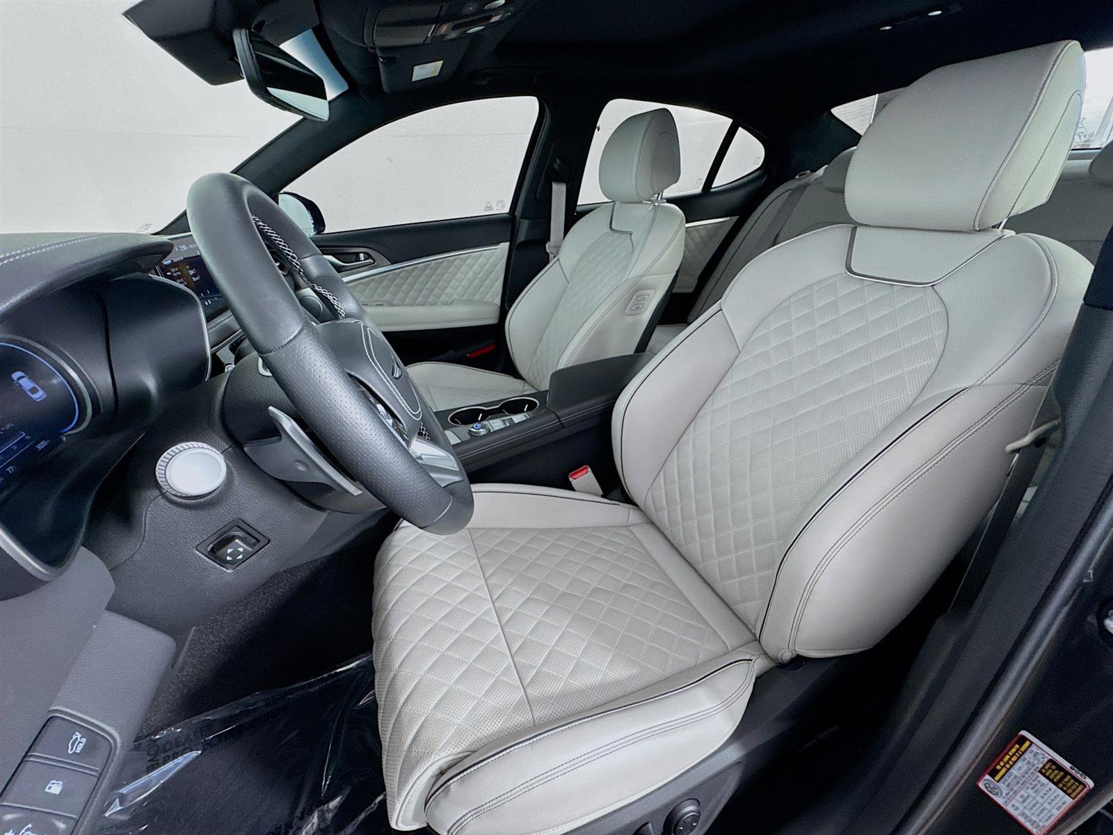 2025 Genesis G70 3.3T Sport Prestige photo 11