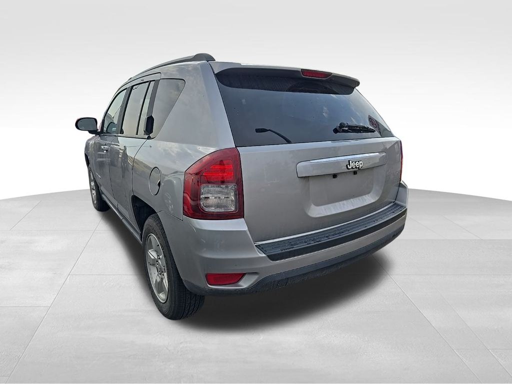 2015 Jeep Compass Sport photo 4