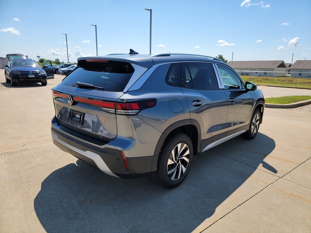 2025 Volkswagen Tiguan S photo 3