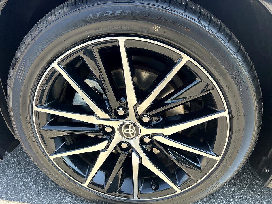 2024 Toyota Camry SE photo 9