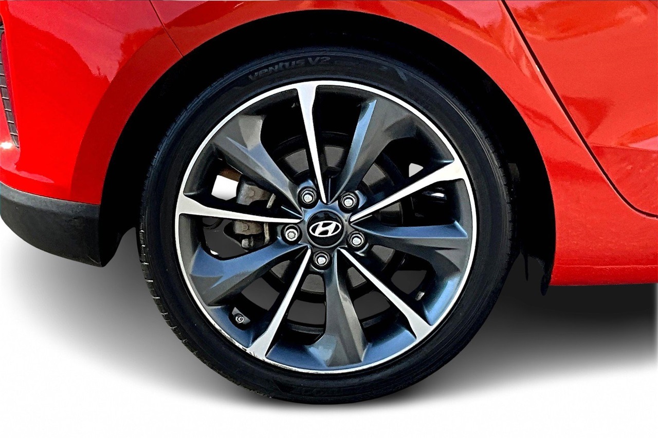 2019 Hyundai Veloster 2.0L Premium photo 30