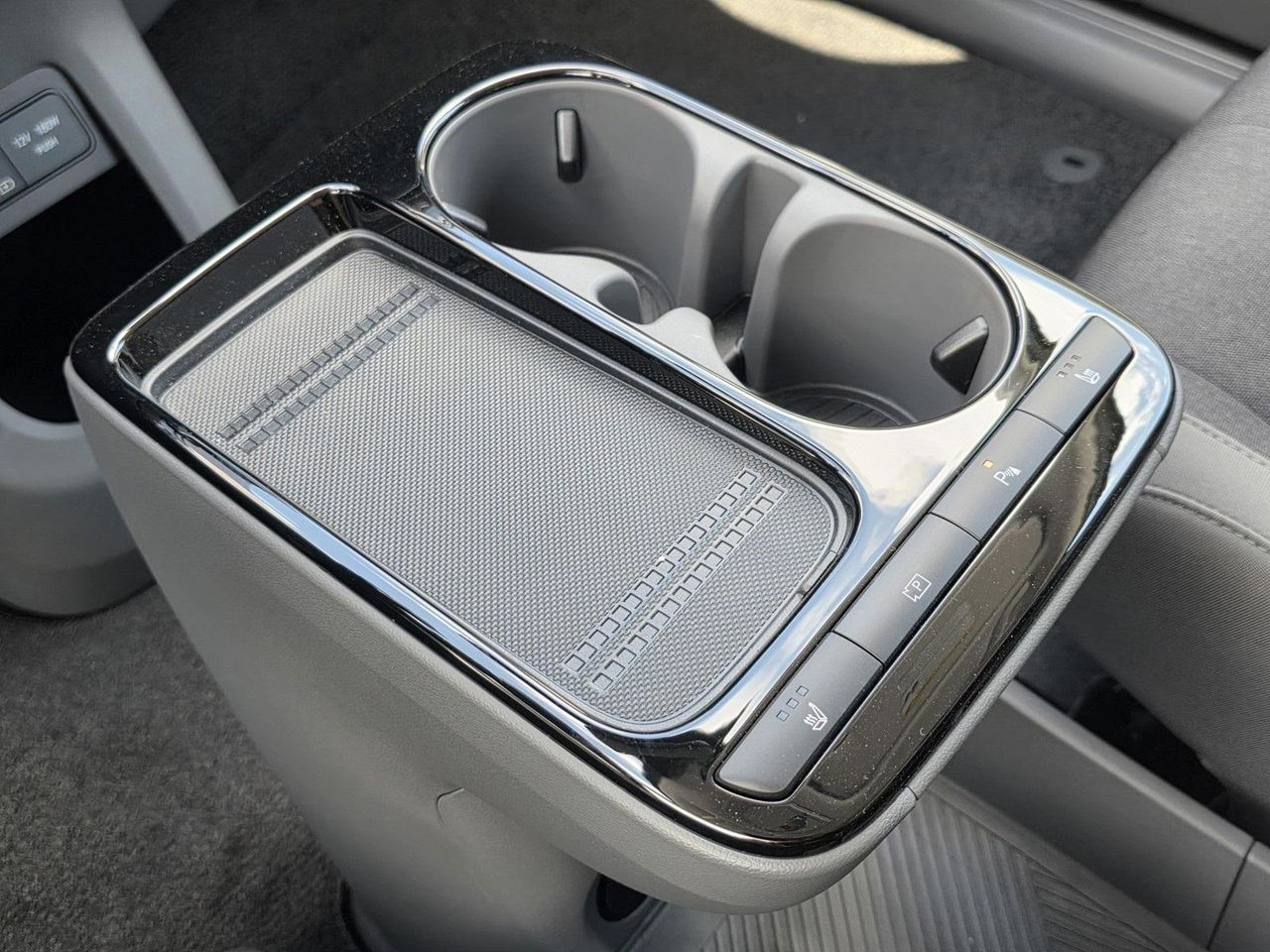 2025 Hyundai Ioniq 5 SE Standard Range photo 26