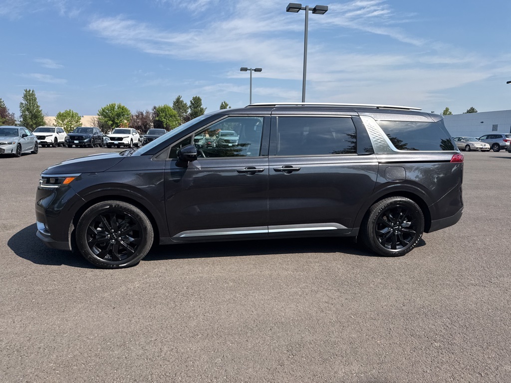 2024 Kia Carnival SX photo 2