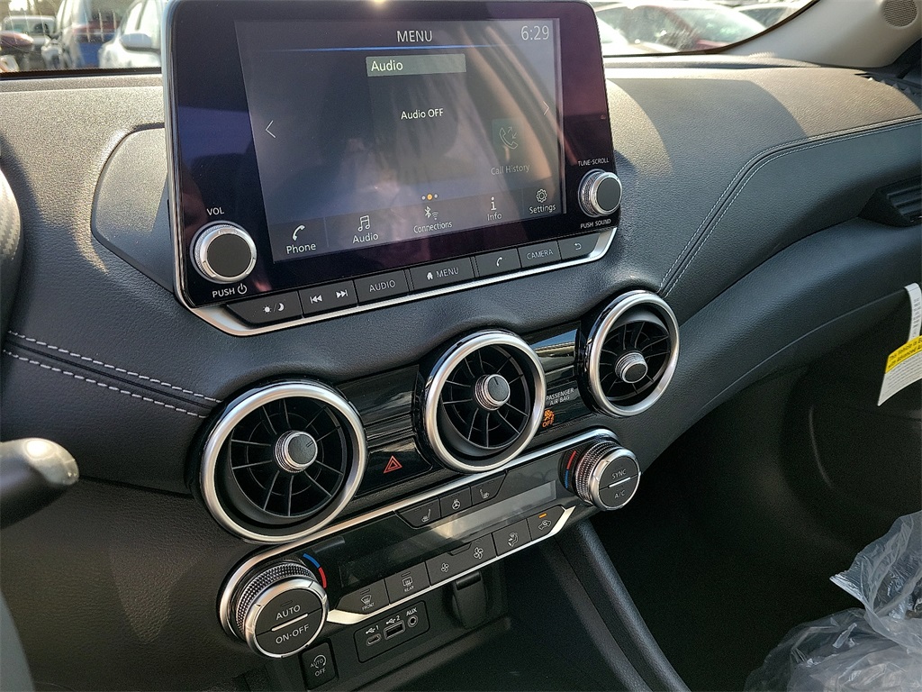2025 Nissan Sentra SV photo 10