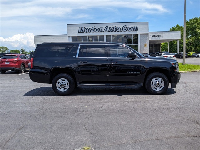 2016 Chevrolet Suburban LS photo 3