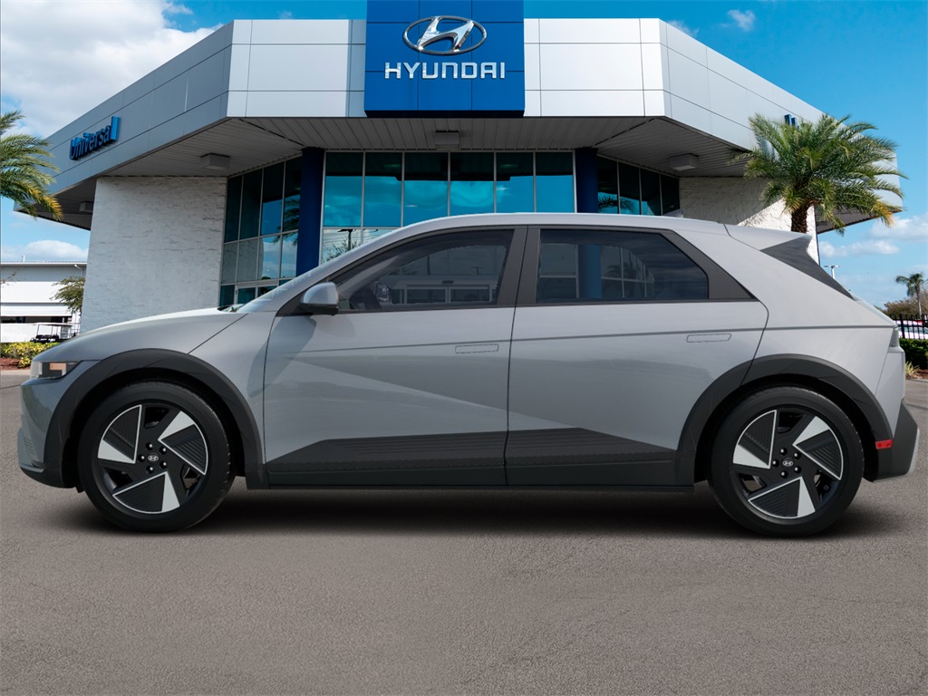 2026 Hyundai Ioniq 5 SEL photo 3