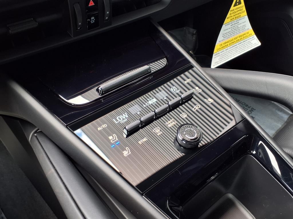 2025 Porsche Cayenne E-Hybrid photo 9