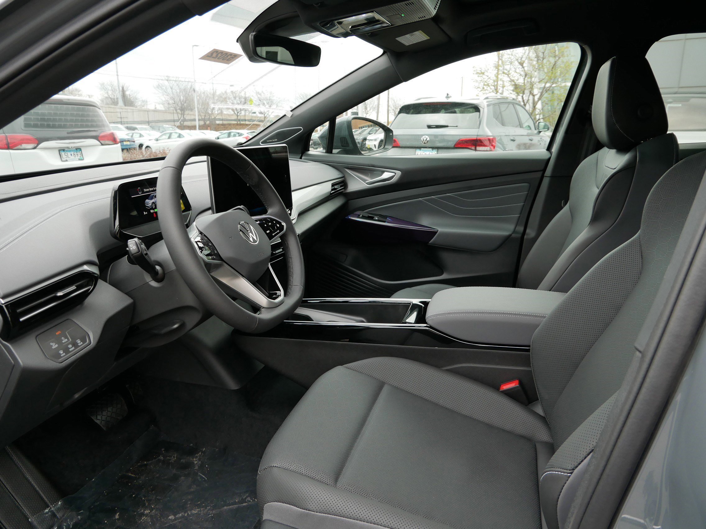 2025 Volkswagen ID.4 Pro Plus photo 3