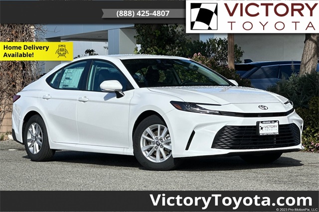 2026 Toyota Camry LE's photo