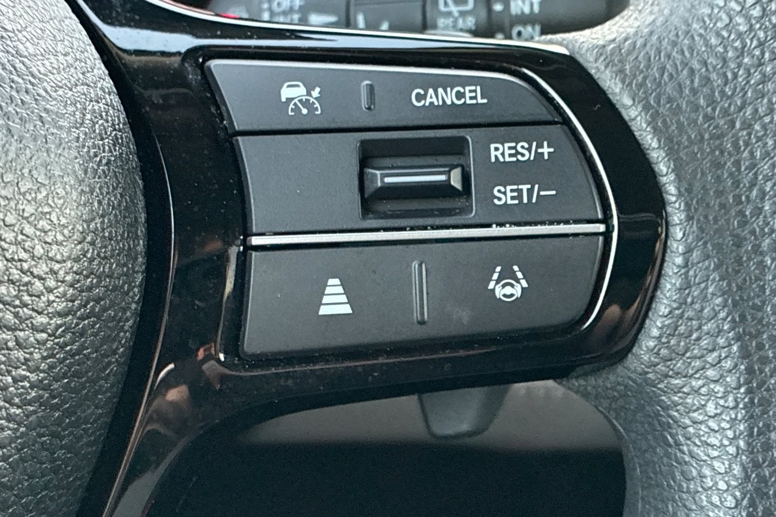 2023 Honda Pilot LX photo 27