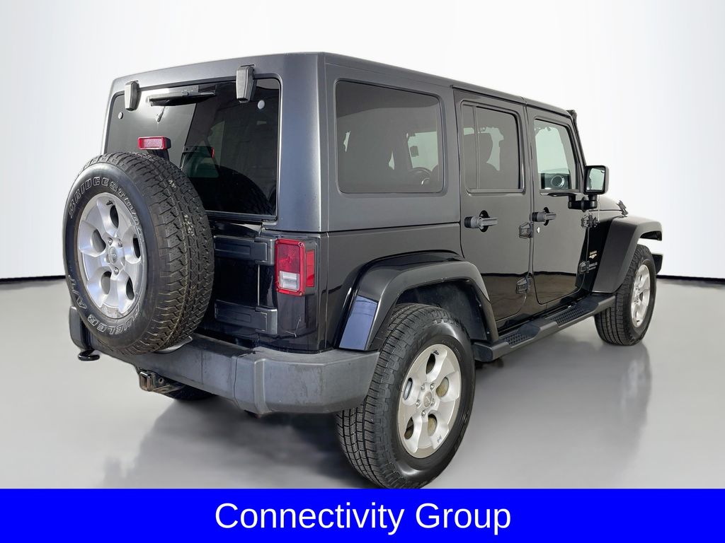 2015 Jeep Wrangler Unlimited Sahara photo 7