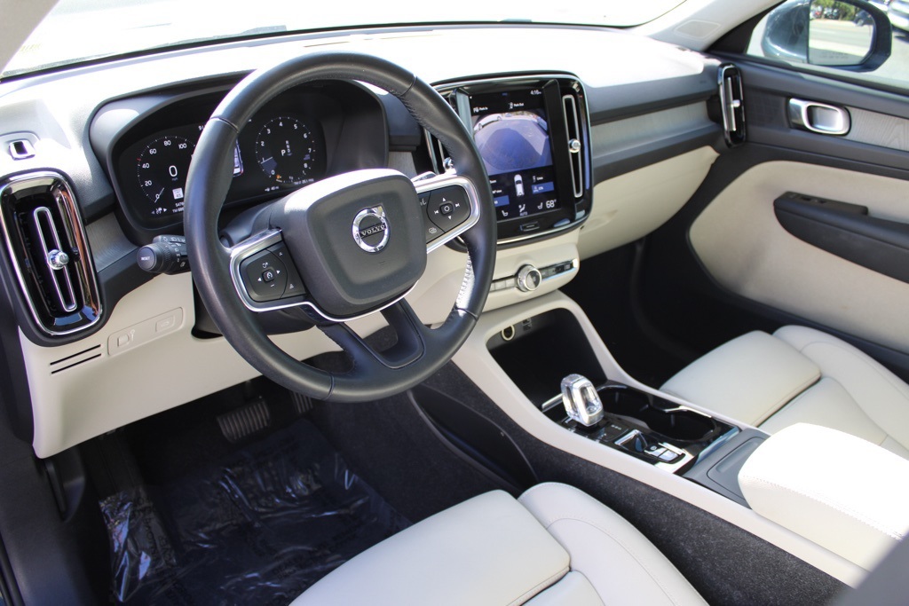 2021 Volvo XC40 T5 AWD Inscription photo 3