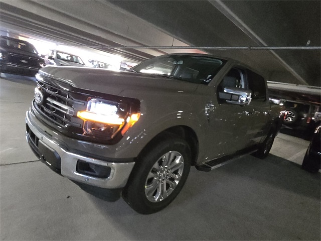 2025 Ford F-150 XLT photo 4