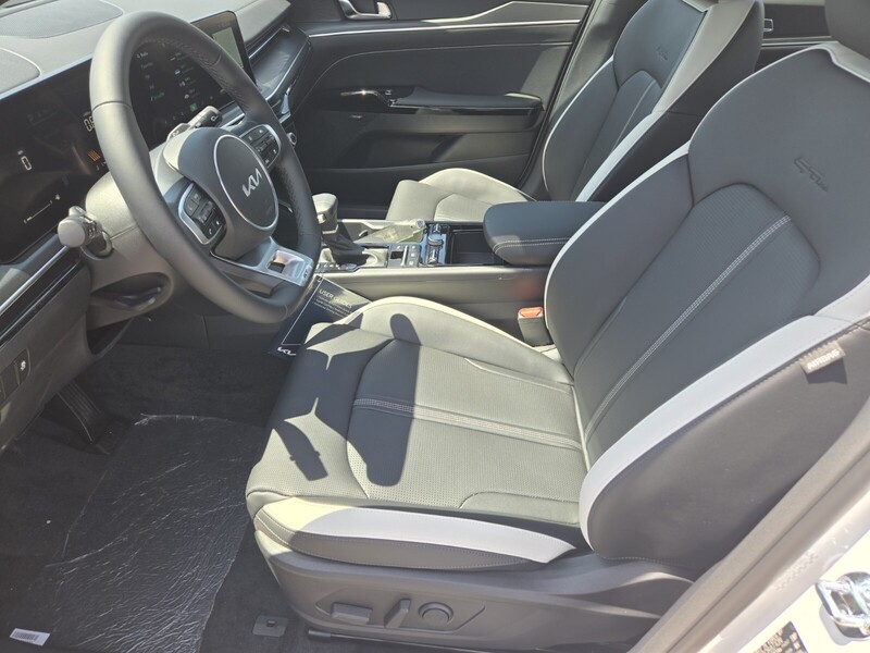 2025 Kia K5 GT-Line photo 6