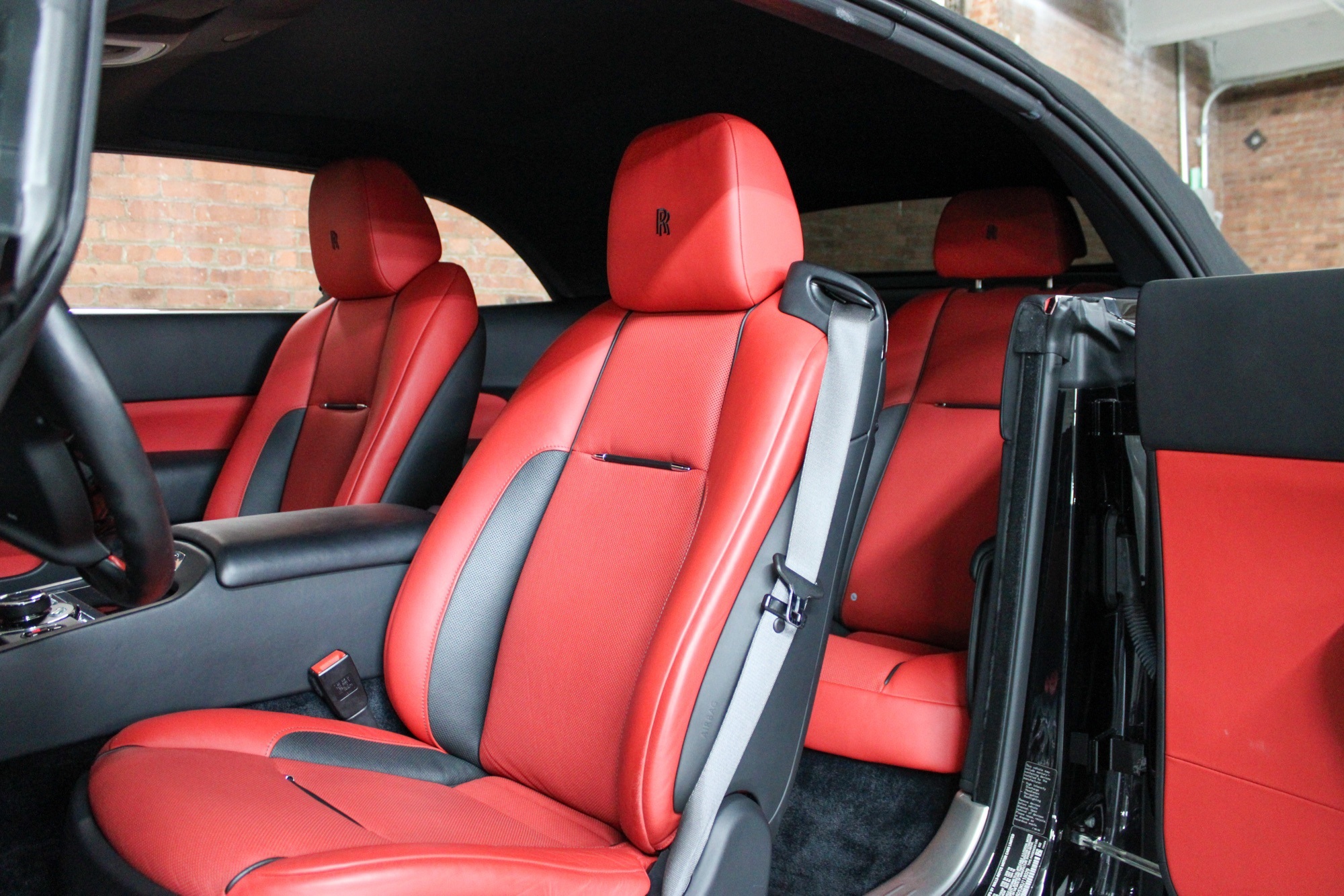 2019 Rolls Royce Dawn photo 17