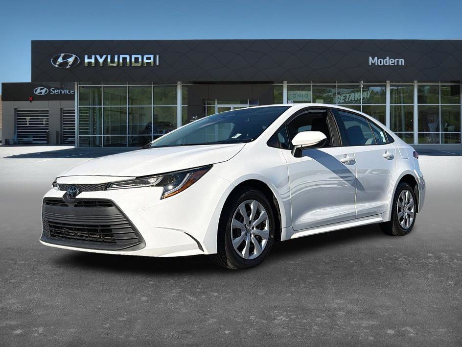 2023 Toyota Corolla LE's photo