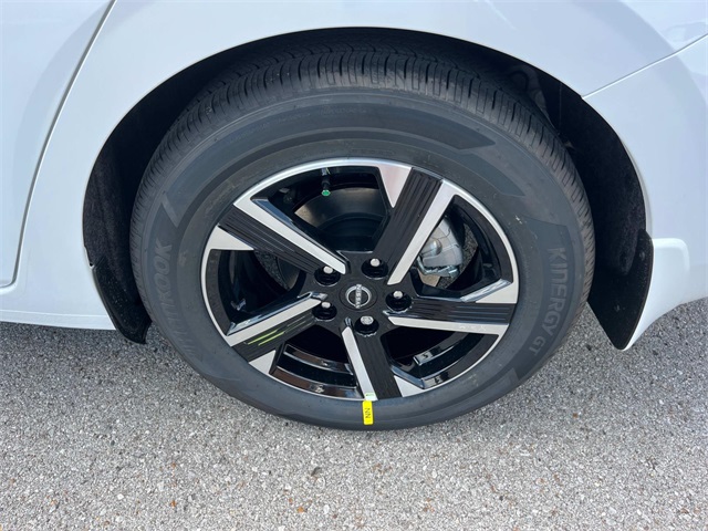 2025 Nissan Sentra SV photo 11