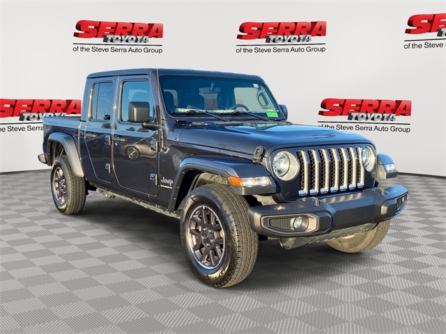2023 Jeep Gladiator Overland's photo