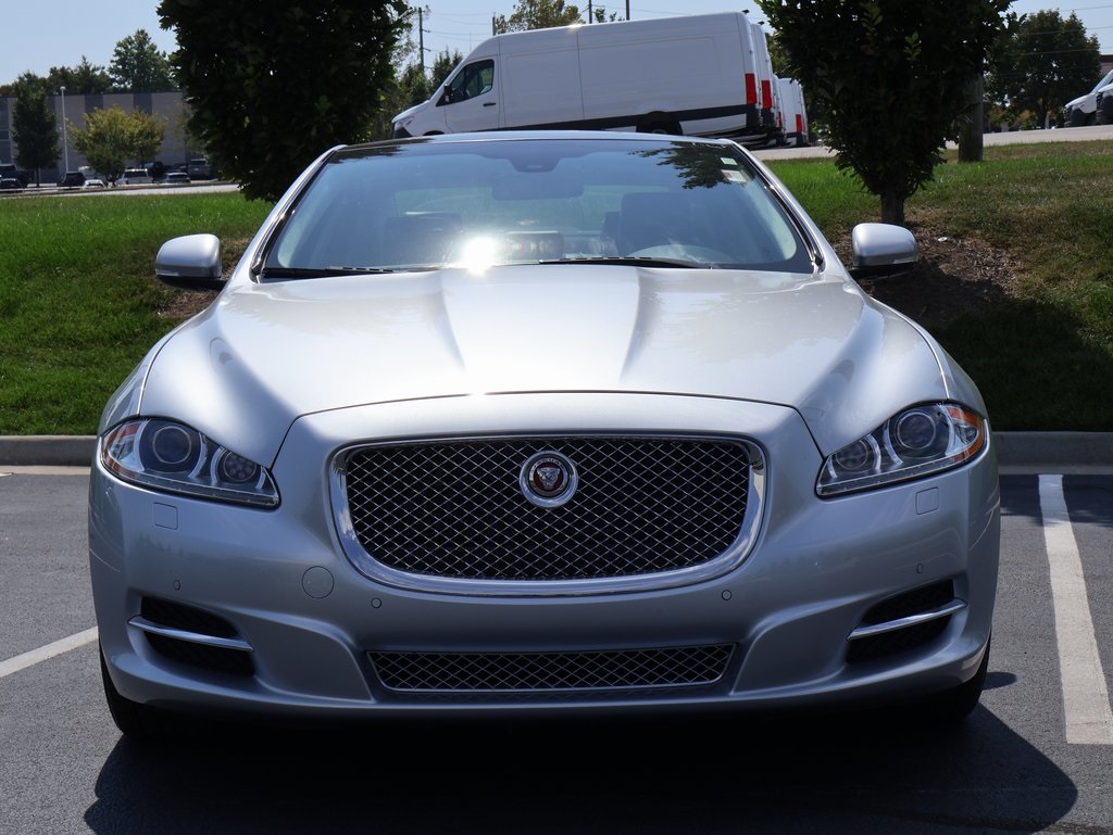 2014 Jaguar XJ Base photo 2
