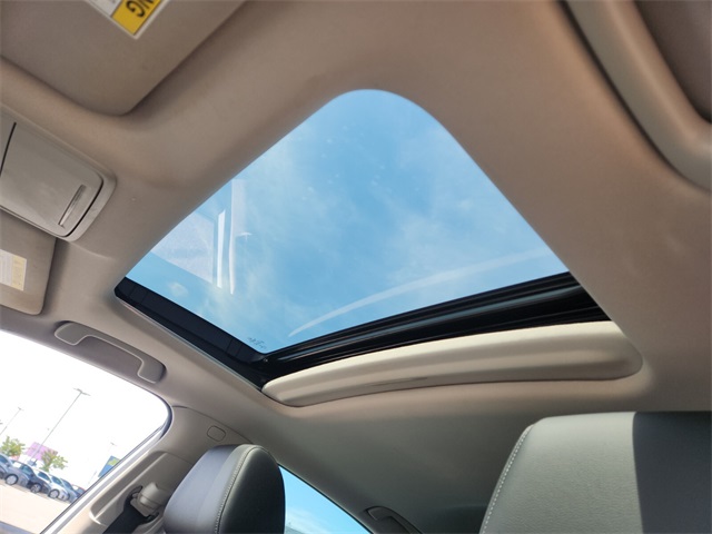 2022 Honda Civic Touring photo 2