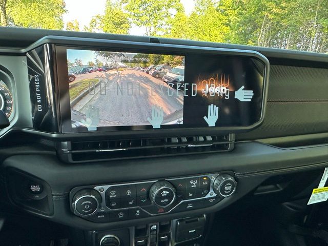 2025 Jeep Wrangler Rubicon photo 27