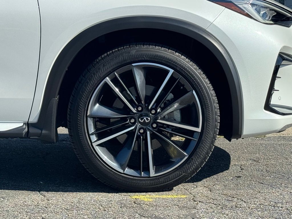 2025 Infiniti QX55 Essential photo 3