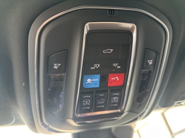 2025 Jeep Grand Cherokee Limited photo 21