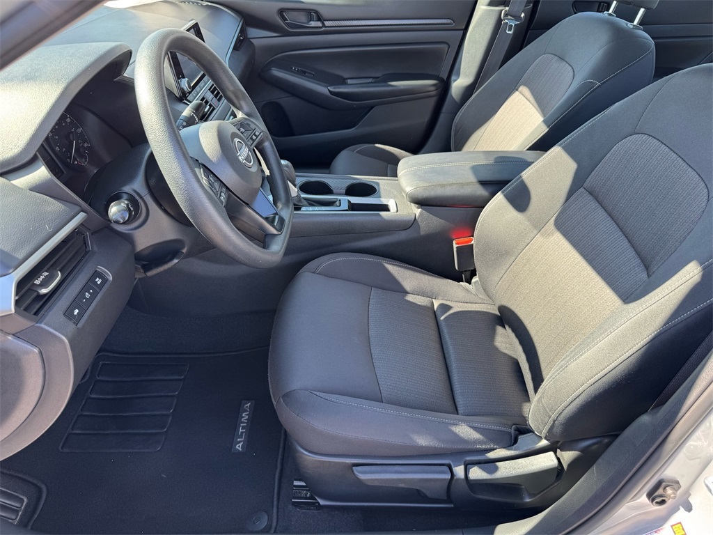 2024 Nissan Altima 2.5 S photo 9