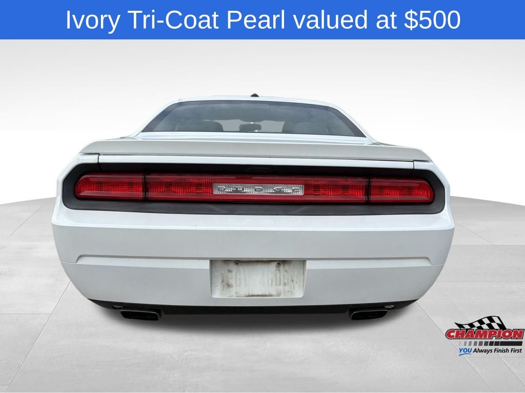 2014 Dodge Challenger R/T photo 4