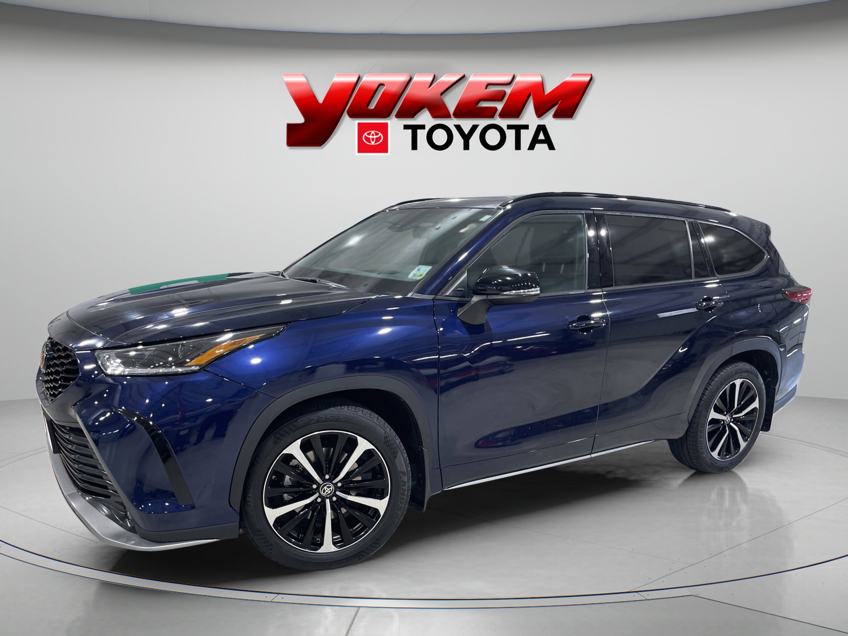 2022 Toyota Highlander XSE's photo